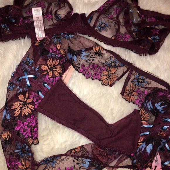 Agent Provocateur Bluebelle Set - Picture 8 of 10